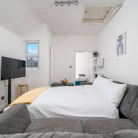 New 3Bed Stylish Apartment With Amazing Transport London Eksteriør billede