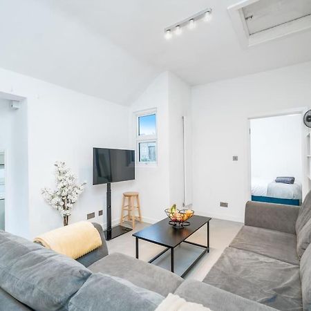New 3Bed Stylish Apartment With Amazing Transport London Eksteriør billede