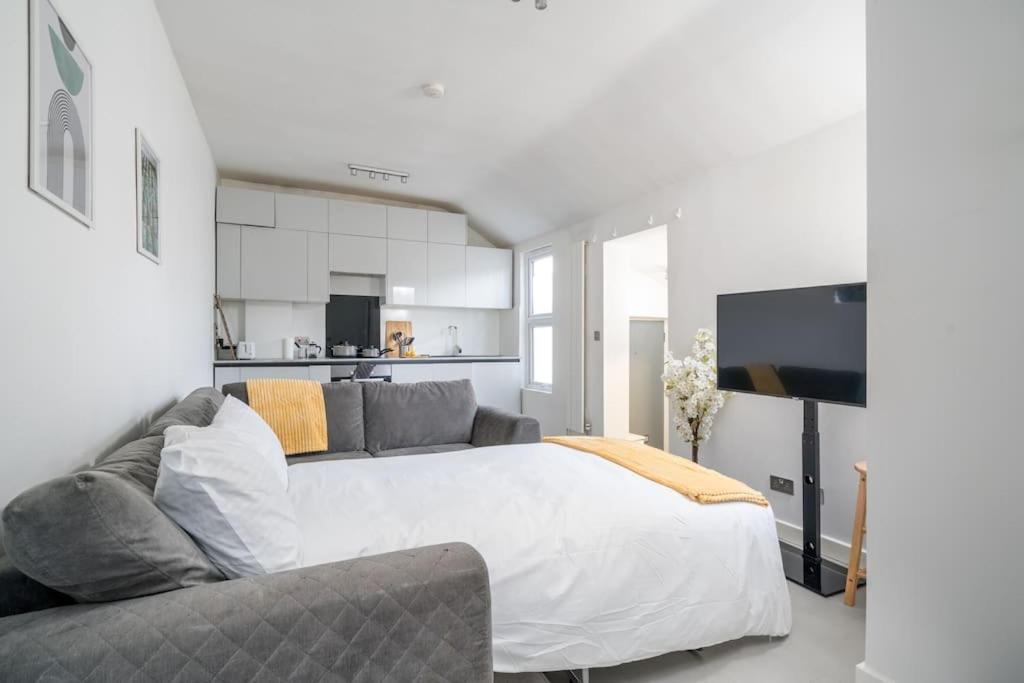 New 3Bed Stylish Apartment With Amazing Transport London Eksteriør billede