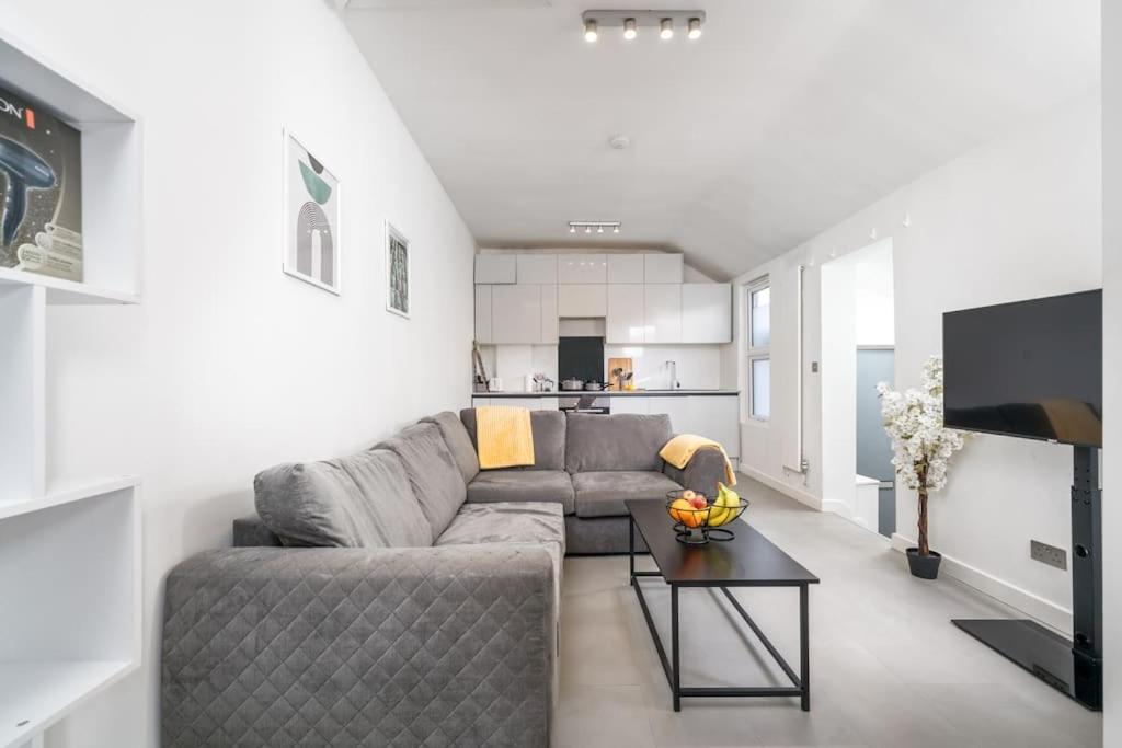 New 3Bed Stylish Apartment With Amazing Transport London Eksteriør billede