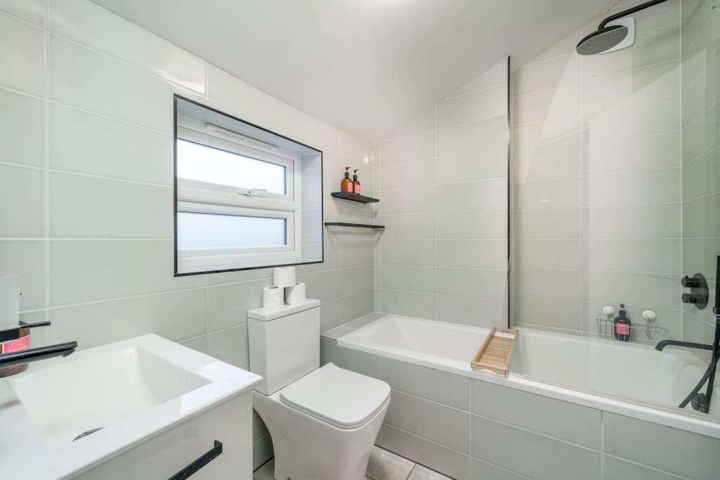New 3Bed Stylish Apartment With Amazing Transport London Eksteriør billede