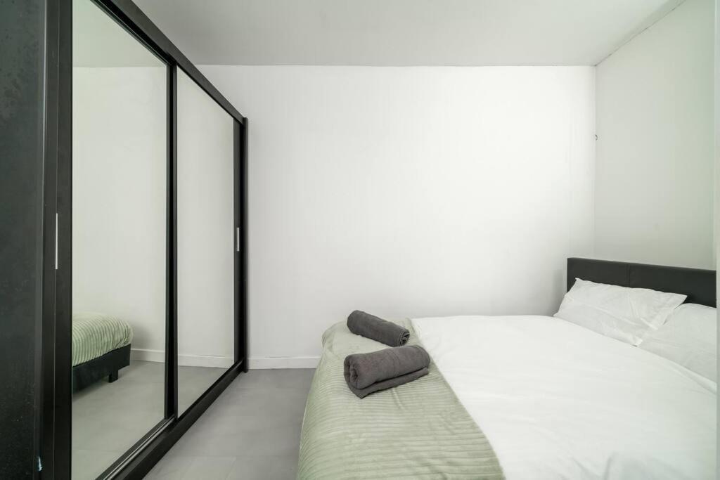 New 3Bed Stylish Apartment With Amazing Transport London Eksteriør billede